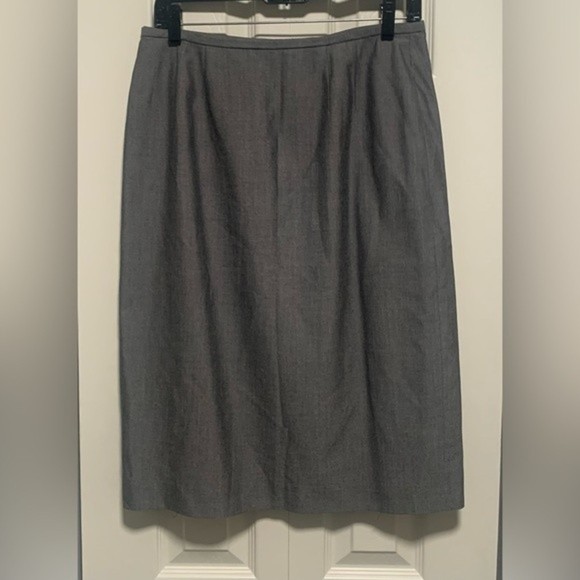 Worthington Dresses & Skirts - Worthington Ladies Skirt